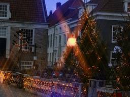 Vestingstad Heusden is omgetoverd tot een sprookjesachtige kerstvesting 