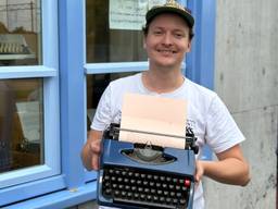 Simon (26) verzamelt typemachines