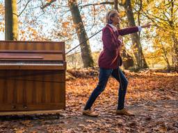 David en zijn piano (foto: Eline den Hond Fotografie).