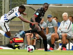 Jordan Teze (rechts) in actie voor PSV (foto: ANP).