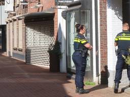 De politie doet onderzoek bij de Houtstraat in Oss (foto: Gabor Heeres/SQ Vision).