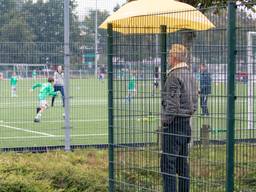 Gezelligheid ver te zoeken op de Brabantse voetbalvelden.