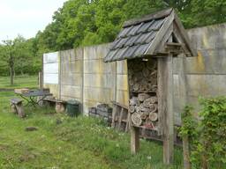 Een insectenhotel in moestuin Het Engels Hof bij Achtmaal. (foto: Raoul Cartens)