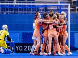 Vreugde bij Nederland na de 1-0 van Margot van Geffen (foto: ANP).