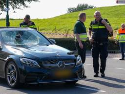 Fietser ernstig gewond na botsing met auto in Maren-Kessel
