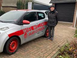 Wiel Willems rijdt al 68 jaar in verschillende Citroën auto's.