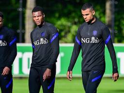 Cody Gakpo (rechts) tijdens de trainingsstage van Oranje (foto: ANP).