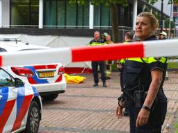 De omgeving van het gemeentehuis werd afgezet na de heftige gebeurtenis (foto: Gabor Heeres/SQ Vision).