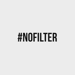 In #NoFilter, gaan Britt en Lynn op zoek naar de realiteit achter het perfecte plaatje van bekende Brabanders die succesvol zijn of lijken.