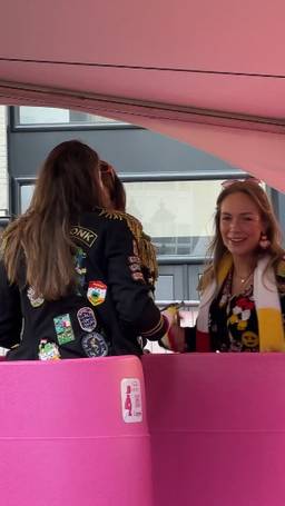 Pissen, hijsen en klaar