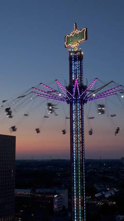 Kermis by night