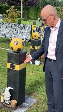 Als supporter begraven