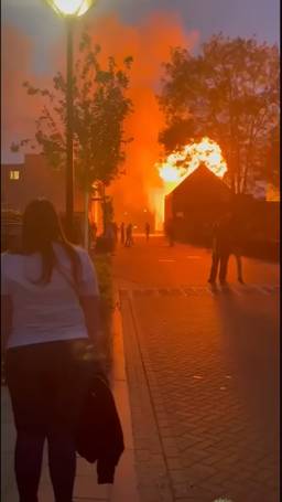 Vuurzee in woonwijk