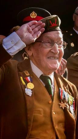 Dansende bevrijder dood