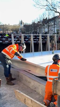 Een nieuwe brug