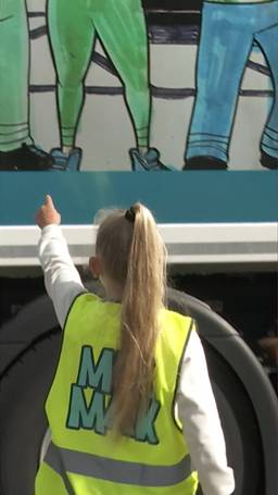 Vuilniswagen opgefleurd