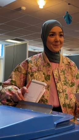 Stemmen met Esmah Lahlah