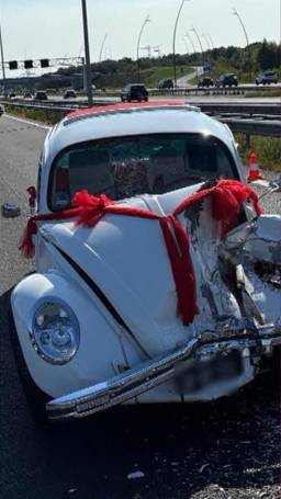 Trouwauto gecrasht