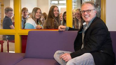 Docent Michel Pijpers met een aantal van zijn leerlingen