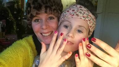 Maud met dochter Roos: "We praten er niet veel over, maar zoals bij andere kinderen, zal de impact groot zijn geweest"