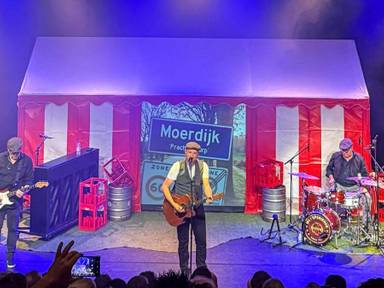 WC Experience zingt Prachtig Durp als steun aan Moerdijk
