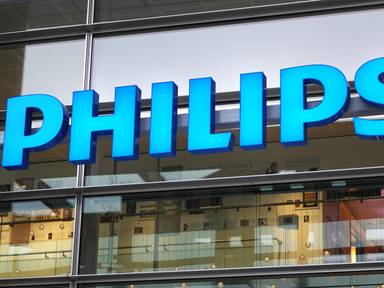 Het logo op de gevel van het hoofdkantoor van Philips in Amsterdam (foto: Berlinda van Dam/ANP).