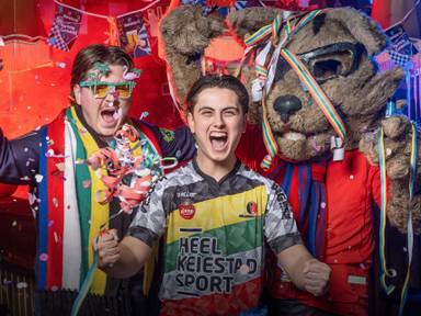 Het carnavaleske tenue (Foto: Helmond Sport).