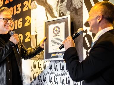 Guus Meeuwis krijgt een vermelding in het Guinness Book of World Records (foto: ANP).
