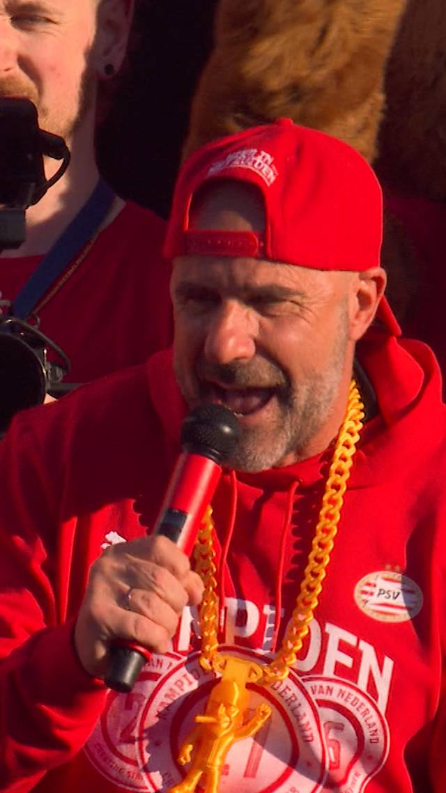 Peter Bosz zingt