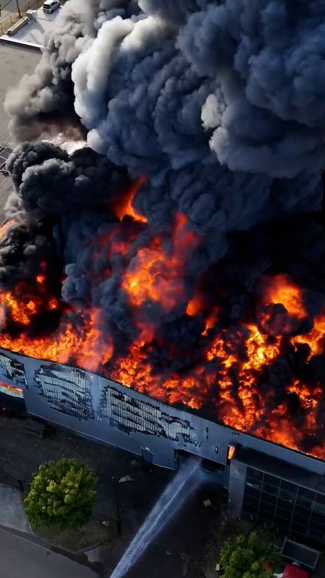 Brand in bedrijfspand