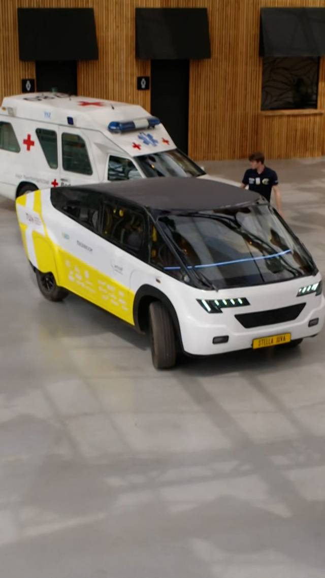 Eerste zonne-ambu