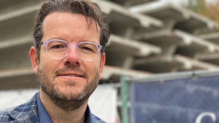 Paul Bloemen houdt van zijn popup garage van beton en staal 