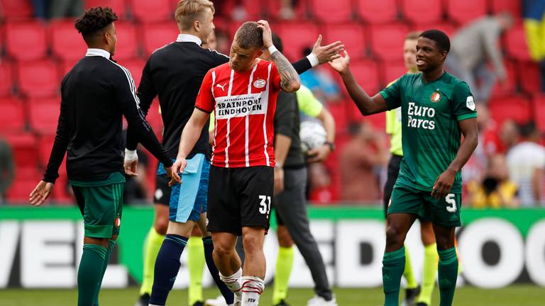 Teleurstelling bij PSV na de verloren wedstrijd tegen Feyenoord (foto: ANP)