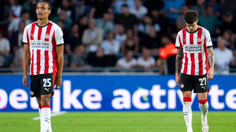 Kiliann Sildillia en Dennis Man balen van de 0-1 van Telstar (foto: Joris Verwijst/Orange Pictures)
