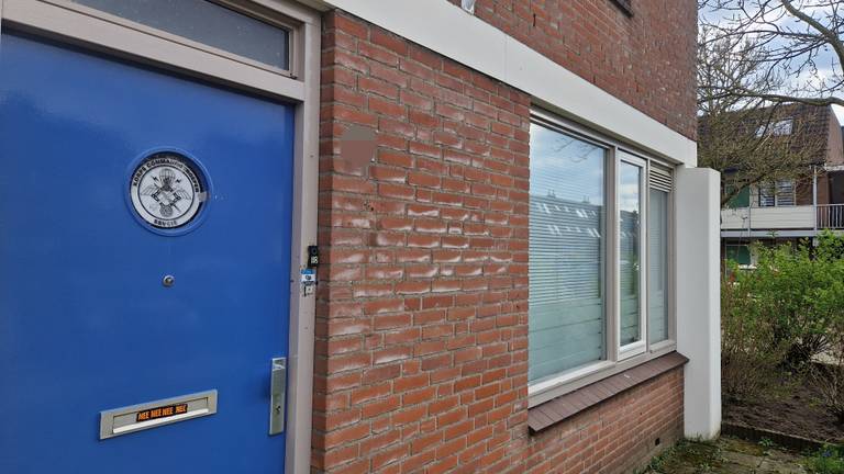 Het huis waar dinsdag een 'drugsapotheek' werd opgedoekt (foto: Noël van Hooft).