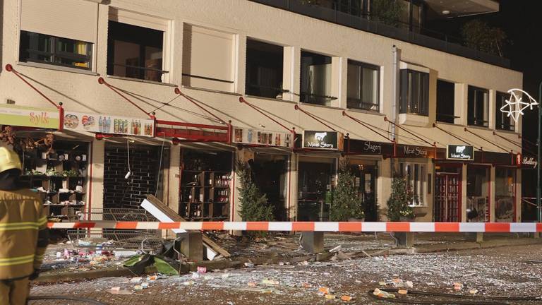 Ontploffing bij Poolse supermarkt in Heeswijk-Dinther.