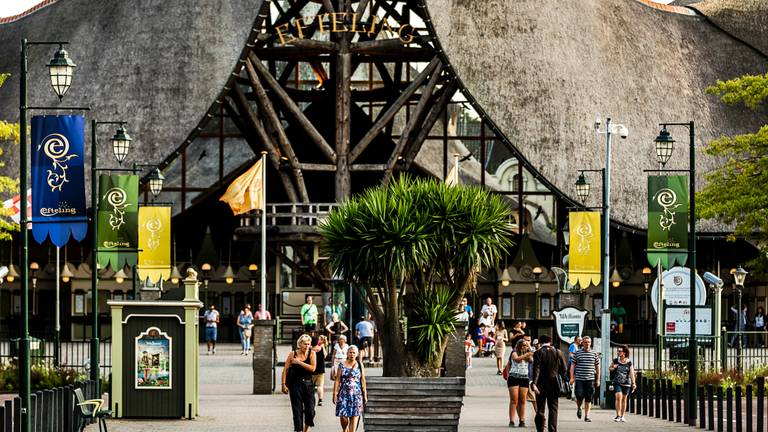 De ingang van de Efteling (foto: Remko de Waal/ANP).