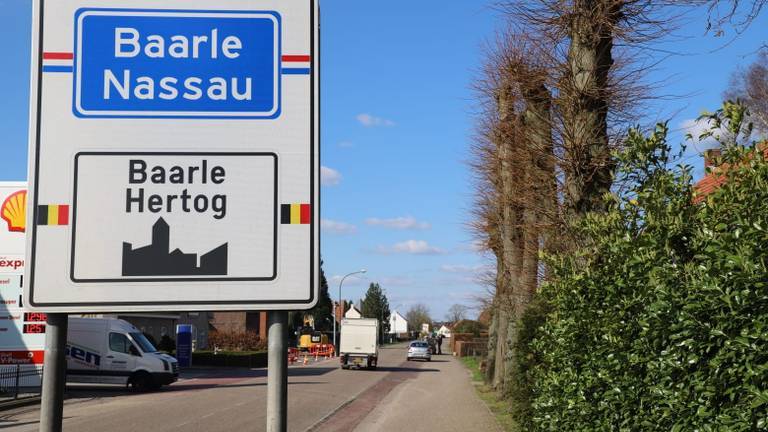 Grensbord Baarle-Hertog Baarle-Nassau