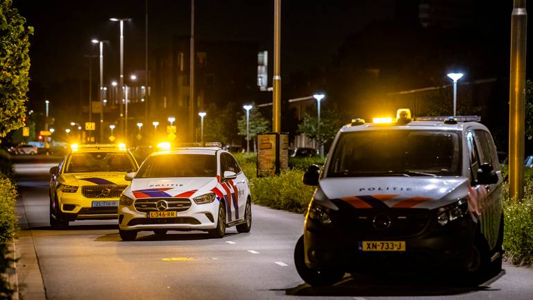 De politie onderzoekt hoe de aanrijding op de Ringbaan Noord in Tilburg kon plaatsvinden (foto: Jack Brekelmans/SQ Vision).