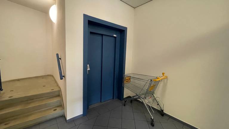 De kapotte lift (foto: René van Hoof)