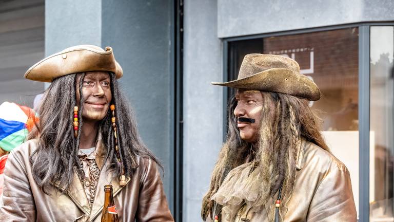 Piraten beleven een gouden tijd tijdens de Tullepetaonse optocht (Eye4Images)