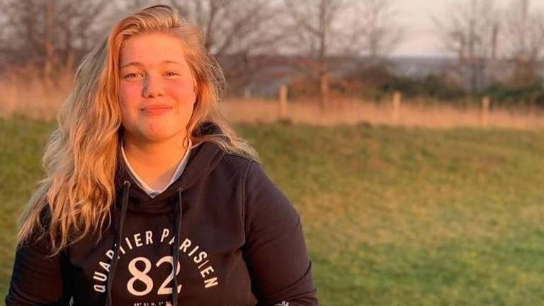 De 14-jarige Valerie van het Bredero College kwam om het leven bij een spoorwegovergang in Prinsenbeek (foto: Instagram).