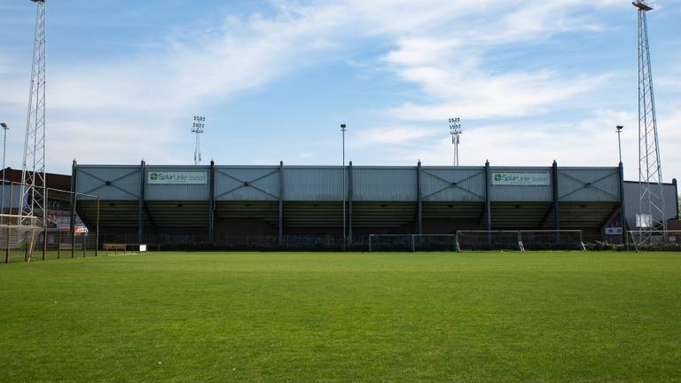 Het huidige stadion van Helmond Sport (Archieffoto: Kevin Cordewener)