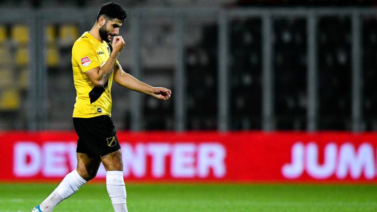 Anouar Kali van NAC na de teleurstellende bekerwedstrijd tegen Go Ahead Eagles (foto: Orange Pictures). 