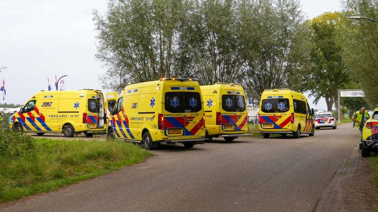 Groot alarm na de melding van het ongeval bij crosswedstrijden in Gemert (foto: Harrie Grijseels/SQ Vision).