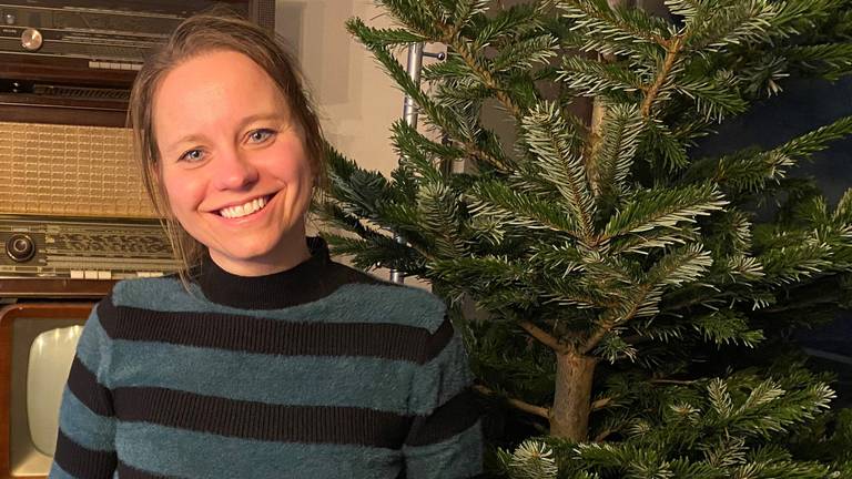 Marieke verkoopt duurzame kerstbomen.