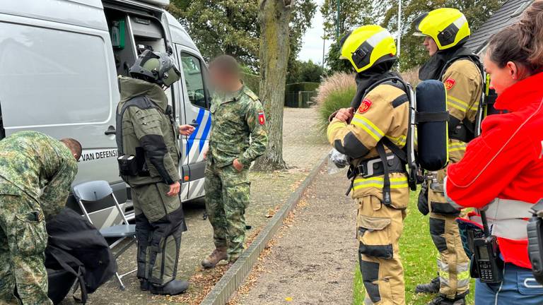 Explosieven gevonden in tas aan hek in Nuland: drie huizen ontruimd