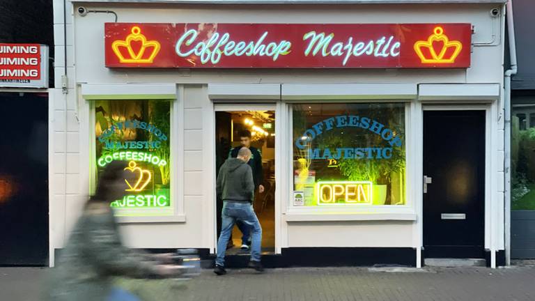 Een coffeeshop in Breda (Foto: ANP)