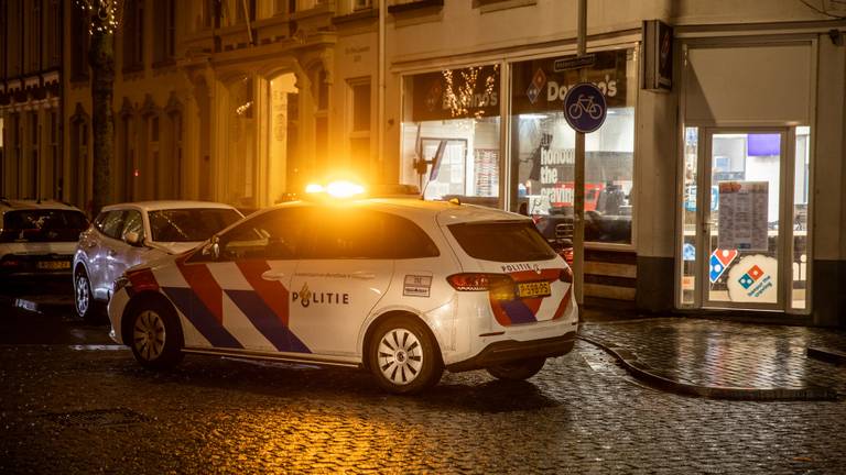 De man sloeg maandagavond voor de laatste keer toe bij een pizzazaak (foto: Christian Traets/SQ Vision).