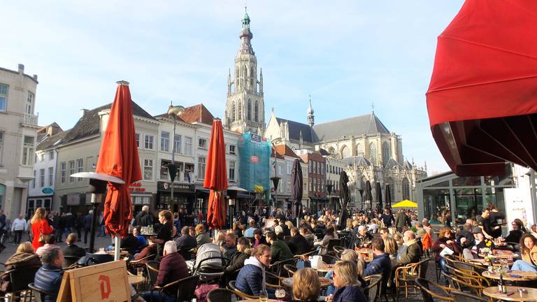 Hoe gaan de terrassen er in de anderhalvemeter-economie uitzien? (Foto: Henk Voermans)